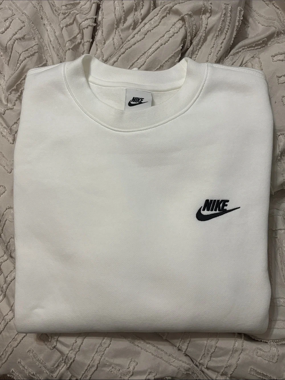 Nike crisp white